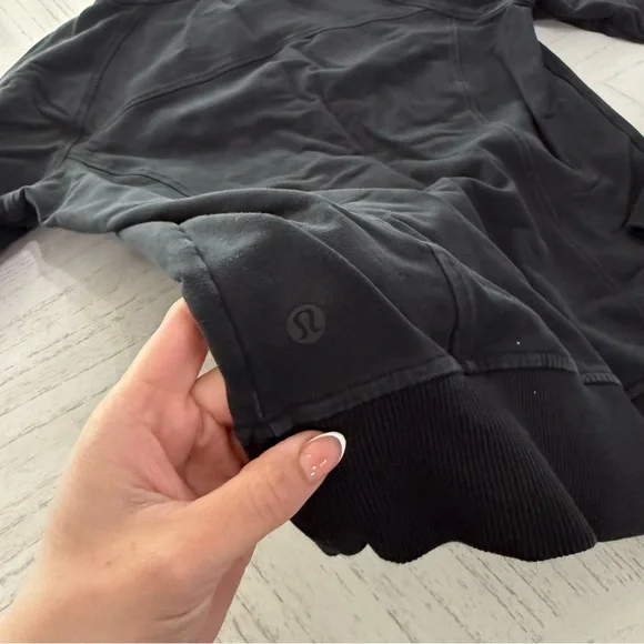 Lululemon Scuba Crew Size 6 - Picture 9 of 9